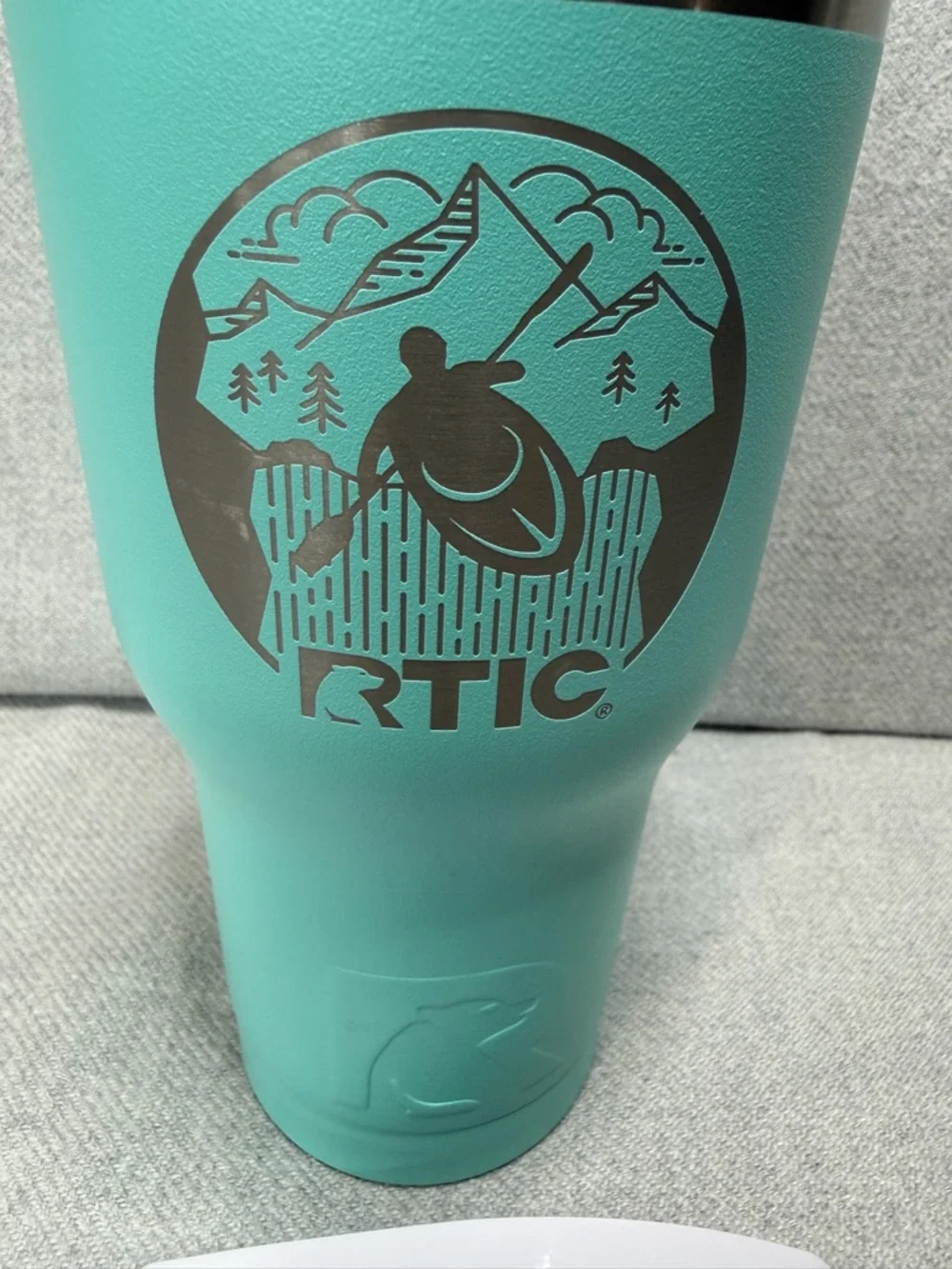NWOT RTIC Kayak Turquoise/Teal Insulated Tumbler with Lid